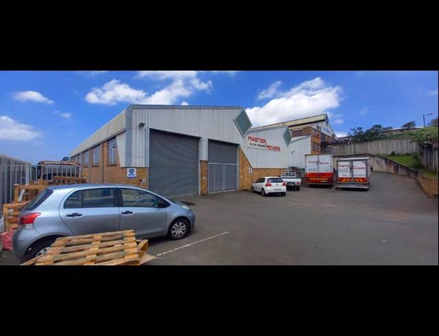 1,090M² WAREHOUSE TO LET IN WESTMEAD